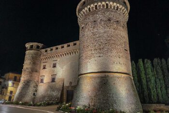 Borgen ved torget i Vasanello - i det gamle Tuscia