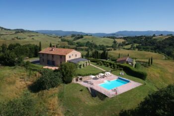 Villa Luminosa luxury Villa om Tuscany Close to the Sea town and wine. Panoramica views. 6 bedroom. Slepe 12. 7 bathrooms. Private pool