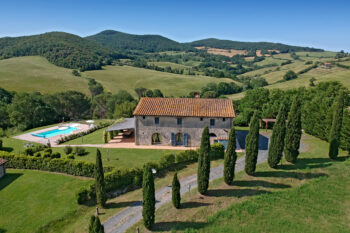 Villa Luminosa luxury Villa om Tuscany Close to the Sea town and wine. Panoramica views. 6 bedroom. Slepe 12. 7 bathrooms. Private pool