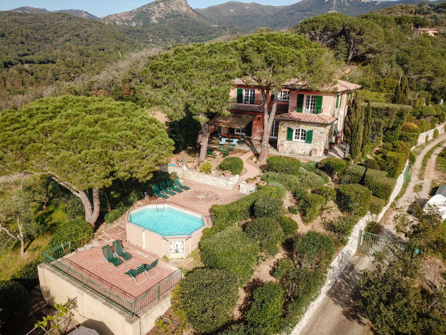 villa magazzini privat basseng utsikt middelhavet 10 senger 5 soverom privat eksklusivt luksus restaurert Elba toscana italia