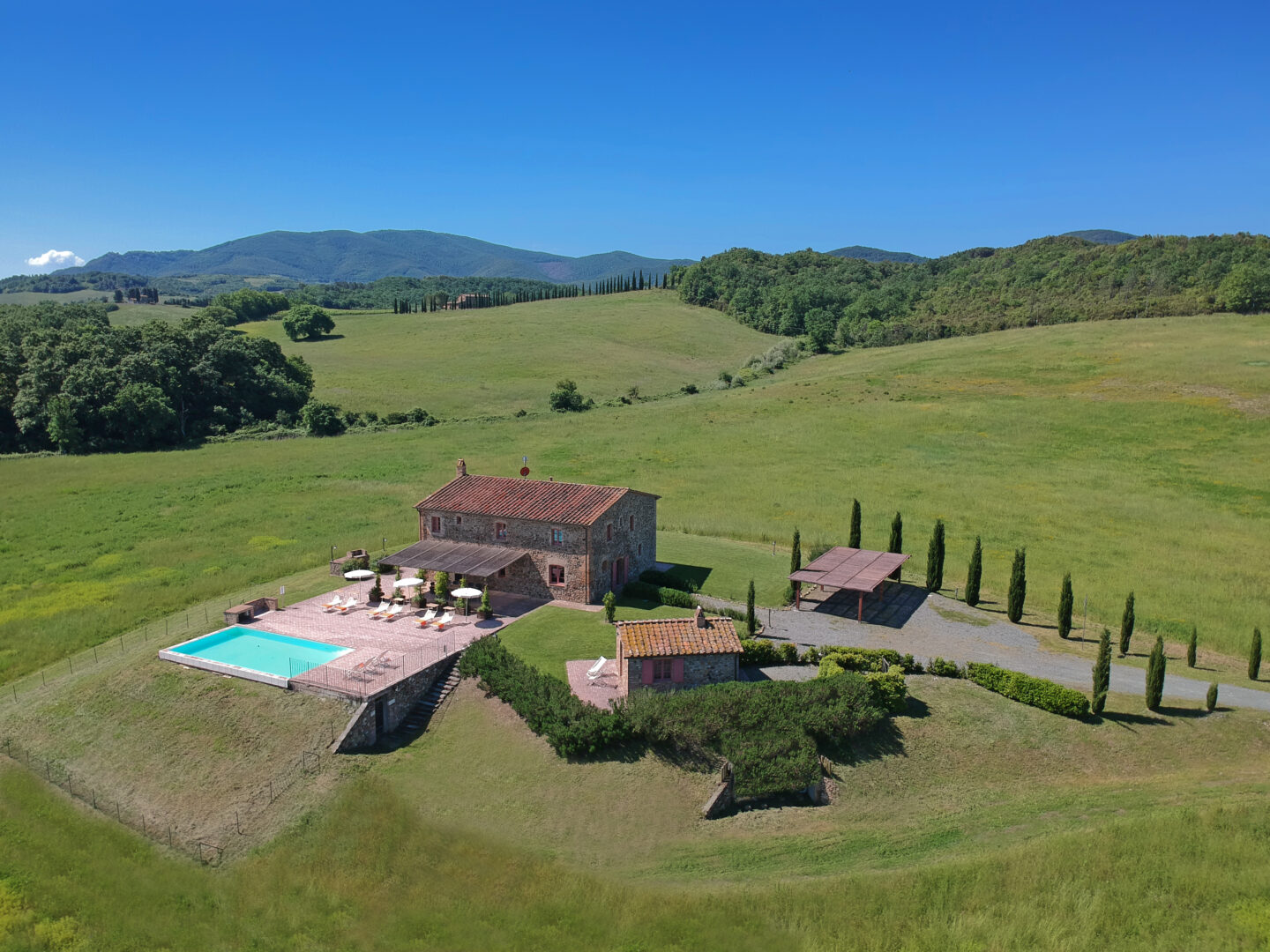 Villa Giulia luksusvilla toscana privatbasseng utsikt lekker innredning 6 soverom